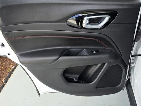 Used 2025 Jeep Compass Trailhawk AWD/4WD image 38