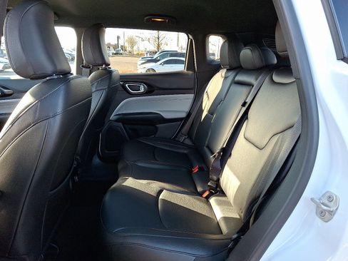 Used 2024 Jeep Compass Limited image 10