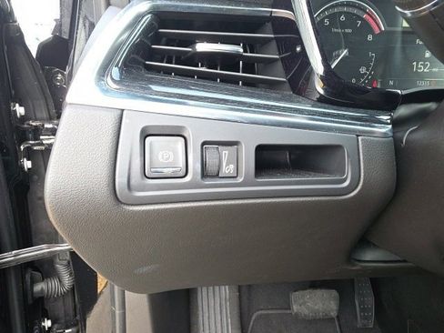 Used 2025 Cadillac XT5 Premium Luxury image 14