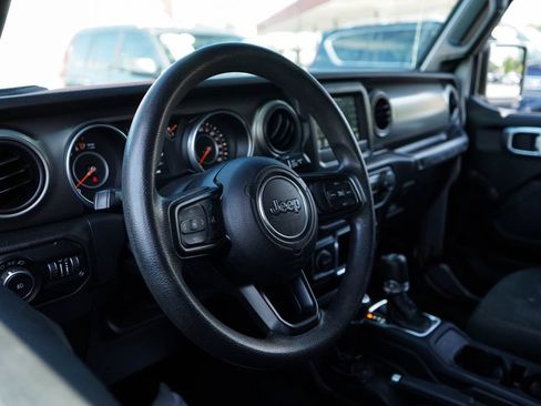 Used 2018 Jeep Wrangler Unlimited Sport AWD/4WD image 6
