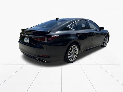 Used 2022 Lexus ES 350 Ultra Luxury w/ Accessory Package 2 FWD image 8