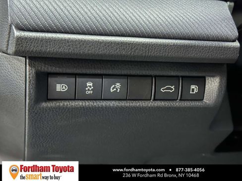 Used 2025 Toyota Camry SE image 18