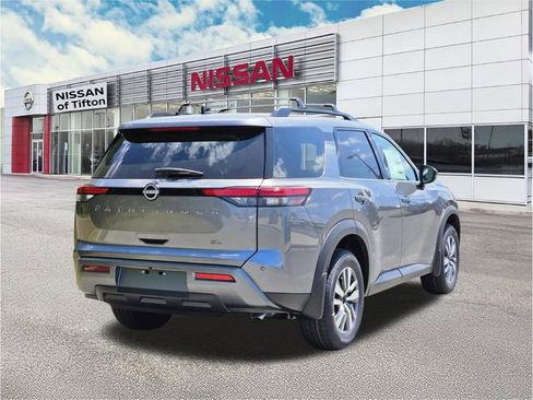 New 2026 Nissan Pathfinder SL FWD image 4