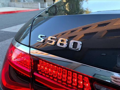 Certified 2023 Mercedes-Benz S 580 4MATIC Sedan image 29