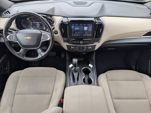 Used 2022 Chevrolet Traverse LT image 9