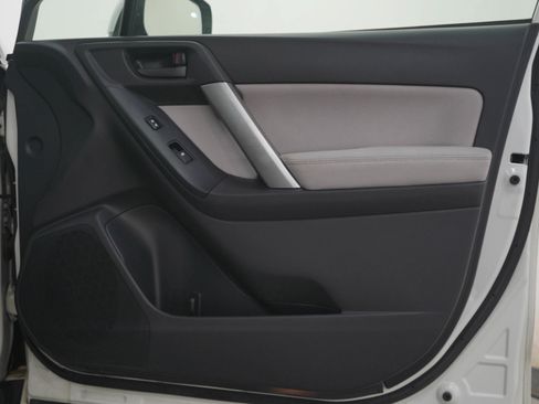 Used 2015 Subaru Forester 2.5i Premium w/ Popular Package #2 image 9