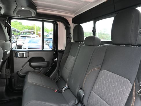Used 2026 Jeep Gladiator Mojave AWD/4WD image 20
