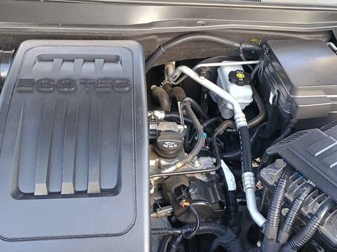 Used 2017 Chevrolet Equinox LT FWD image 38