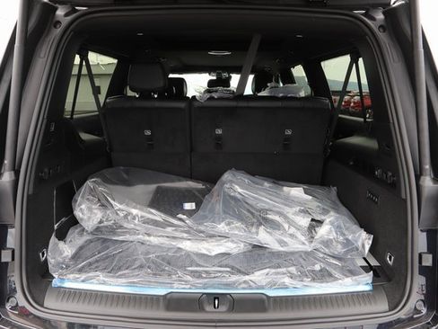 New 2024 Jeep Grand Wagoneer L Base w/ Convenience Group III image 8