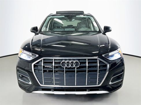 Used 2022 Audi Q5 2.0T Premium w/ Convenience Package image 4