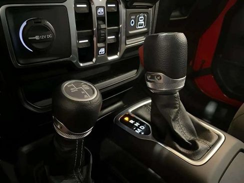 Used 2025 Jeep Wrangler Unlimited Sahara w/ Safety Group AWD/4WD image 55