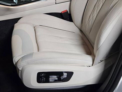 New 2026 BMW X5 xDrive50e w/ M Sport Package image 4