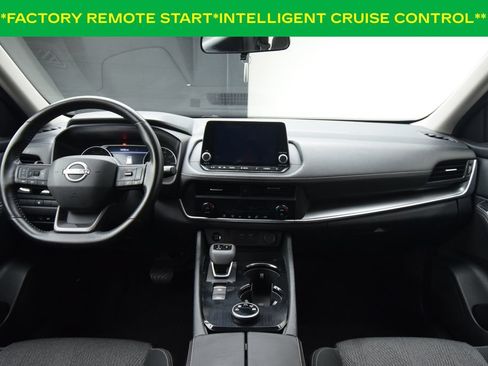 Used 2025 Nissan Rogue SV AWD/4WD image 4