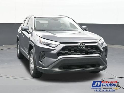 Used 2022 Toyota RAV4 XLE AWD/4WD image 20