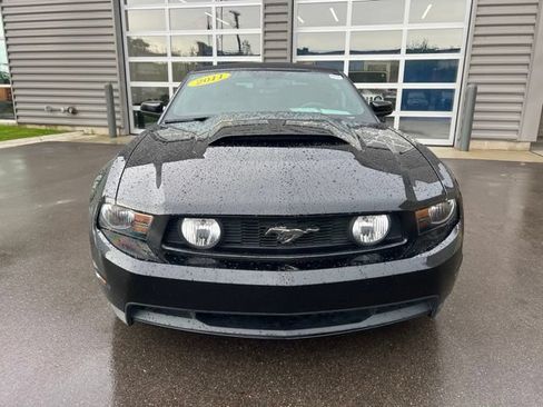 Used 2011 Ford Mustang GT Premium RWD image 2