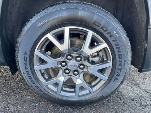 Used 2020 GMC Acadia SLE image 11