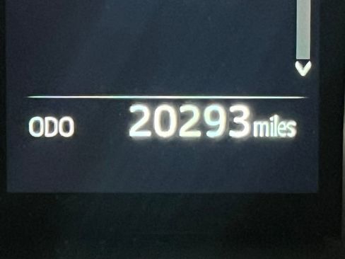 Used 2024 Toyota Camry SE image 16