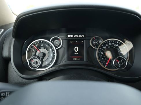 Used 2020 RAM 1500 Big Horn AWD/4WD image 9