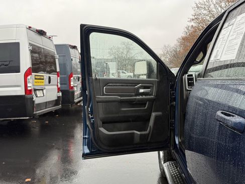 Used 2024 RAM 2500 Big Horn w/ Sport Appearance Package image 11
