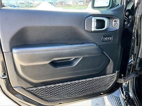 Used 2020 Jeep Wrangler Unlimited Sahara image 9