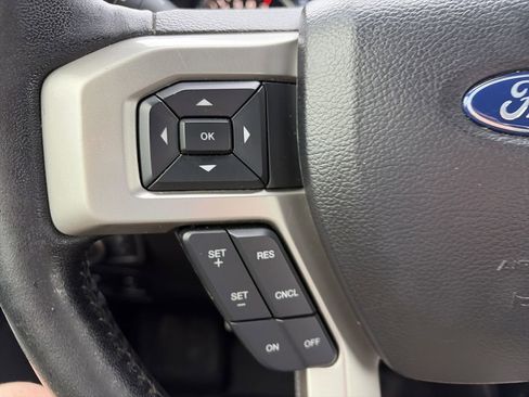Used 2020 Ford F150 Lariat RWD image 23