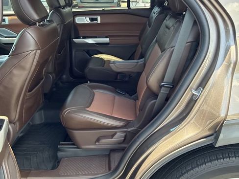 Used 2021 Ford Explorer King Ranch w/ Premium Technology Package AWD/4WD image 4