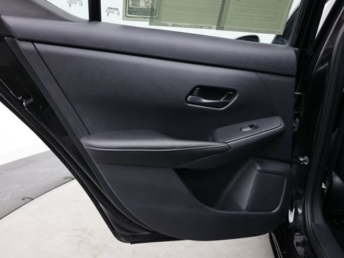 Used 2025 Nissan Sentra SV FWD image 35