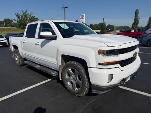 Used 2018 Chevrolet Silverado 1500 LT w/ Texas Edition AWD/4WD image 1