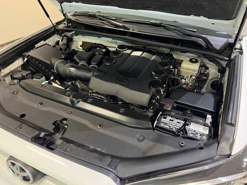 Used 2019 Toyota 4Runner SR5 image 11