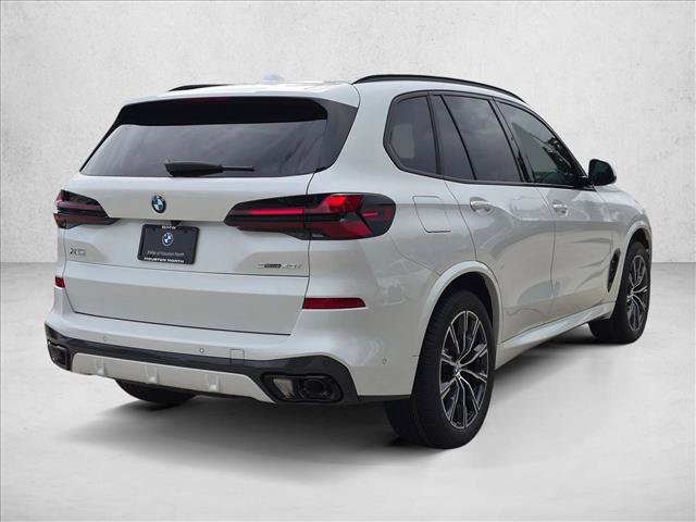 Used 2026 BMW X5 sDrive40i w/ M Sport Package RWD image 2