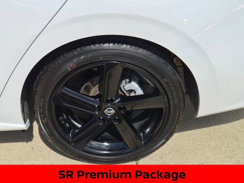 Certified 2022 Nissan Sentra SR w/ SR Premium Package FWD image 12