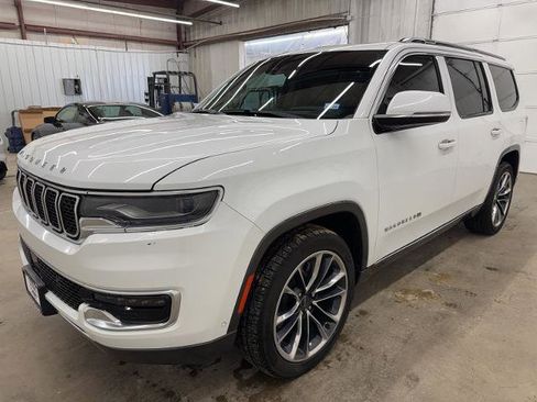 Used 2022 Jeep Wagoneer Series III w/ Premium Group I image 4