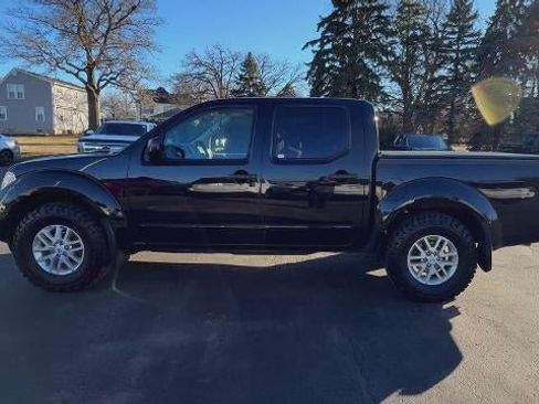 Used 2019 Nissan Frontier SV image 5