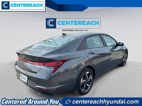 Used 2023 Hyundai Elantra SEL w/ Convenience Package image 5