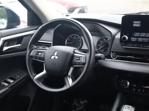 Used 2024 Mitsubishi Outlander SE FWD image 24