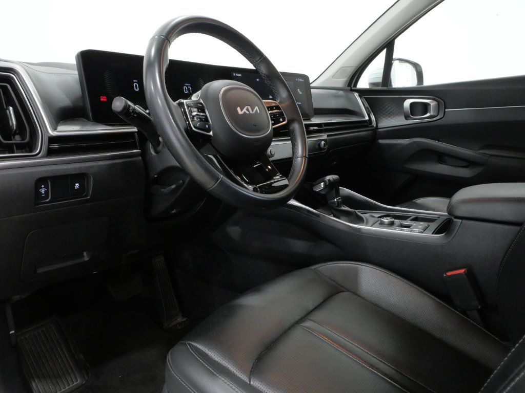 Used 2024 Kia Sorento S FWD image 11
