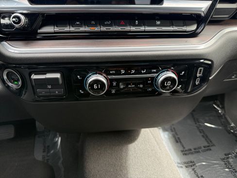Used 2025 GMC Sierra 1500 SLT RWD image 13