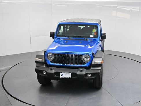 Used 2025 Jeep Wrangler Sport image 54