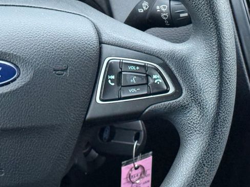 Used 2017 Ford Focus SE image 25
