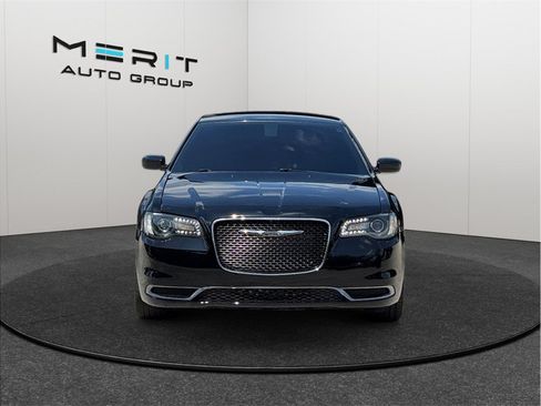 Used 2018 Chrysler 300 Touring w/ Sport Appearance Package RWD image 3