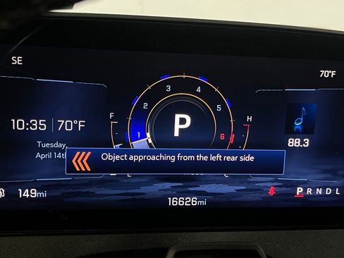 Used 2025 Chevrolet Traverse High Country FWD image 16