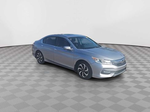 Used 2017 Honda Accord EX-L image 2