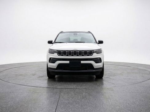 Used 2025 Jeep Compass Limited AWD/4WD image 2