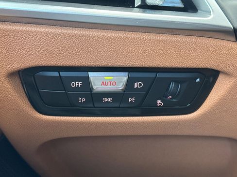 Certified 2025 BMW 330i xDrive Sedan AWD/4WD image 36