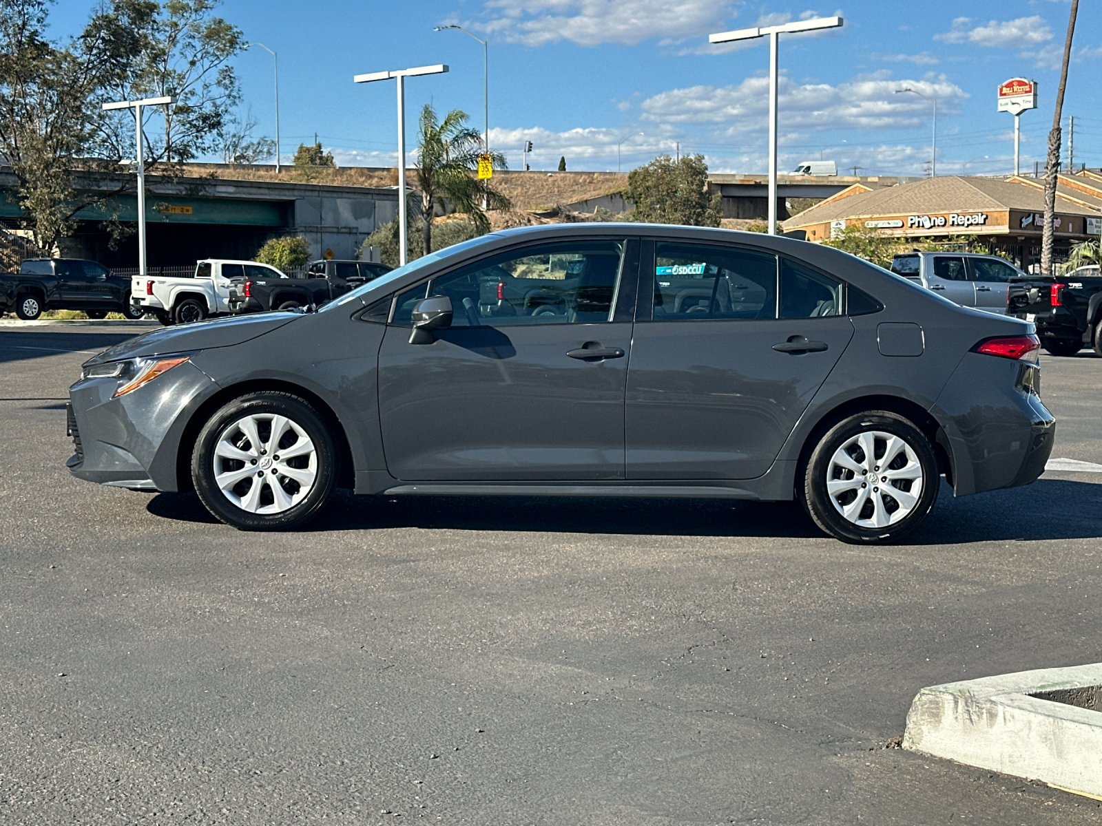 Used 2024 Toyota Corolla LE FWD image 2