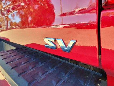 Used 2021 Nissan Titan SV w/ SV Convenience Package image 9