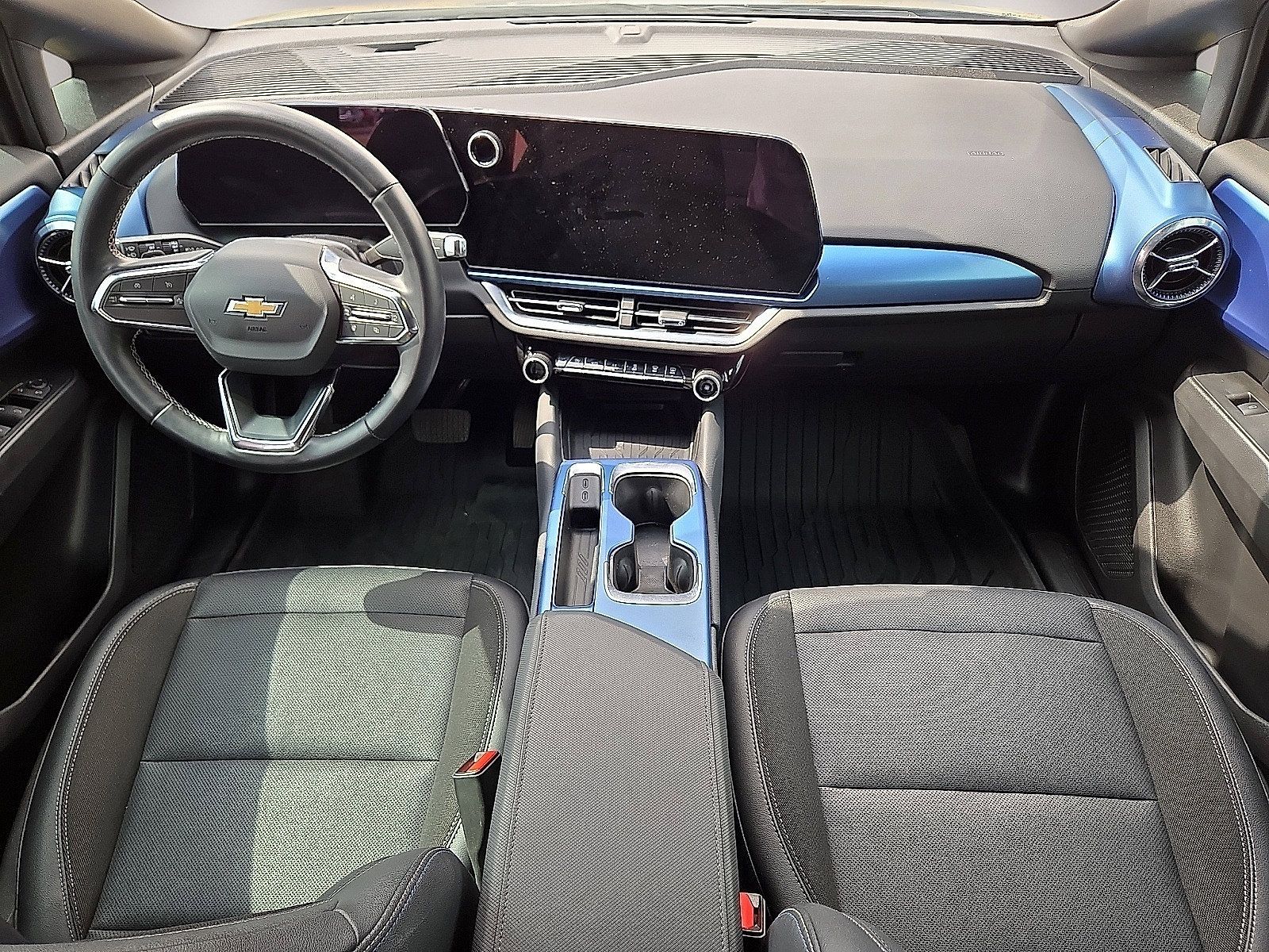 Used 2024 Chevrolet Equinox EV LT FWD image 17