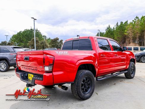 Used 2022 Toyota Tacoma SR image 10