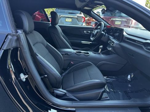 Certified 2026 Ford Mustang Convertible RWD image 32