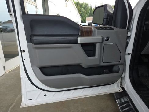 Used 2015 Ford F150 Lariat w/ Equipment Group 502A Luxury AWD/4WD image 52